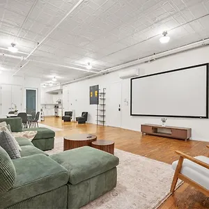 massive-soho-loft-5bedrooms-2-baths-2500-sqft.us-newyorkcity.com/