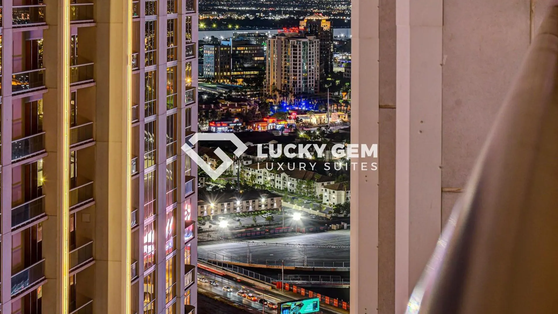 Lucky Gem Penthouse & Luxury Suites At Signature Resort, Balcony Strip View 3505 Las Vegas United States